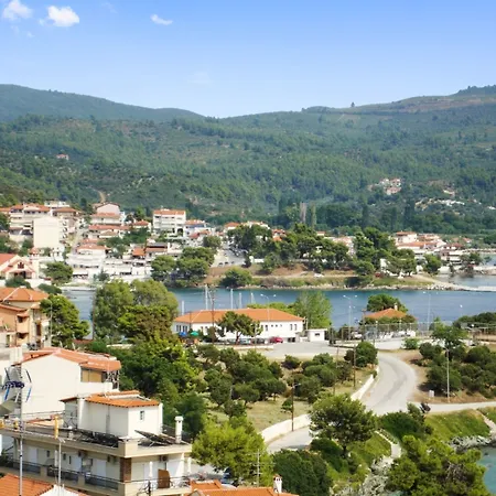 Family-friendly, 2-bedroom In Neos Marmaras With Balcony And
