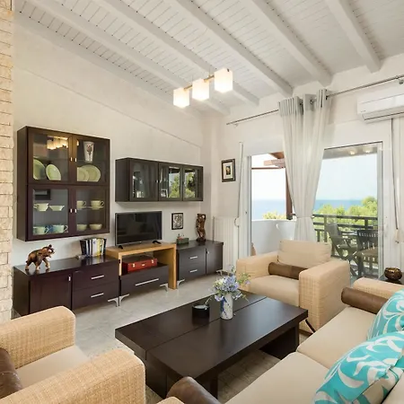 Family-friendly, 2-bedroom In Neos Marmaras With Balcony And Sithonia