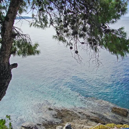 Family-friendly, 2-bedroom In Neos Marmaras With Balcony And 4* Sithonia