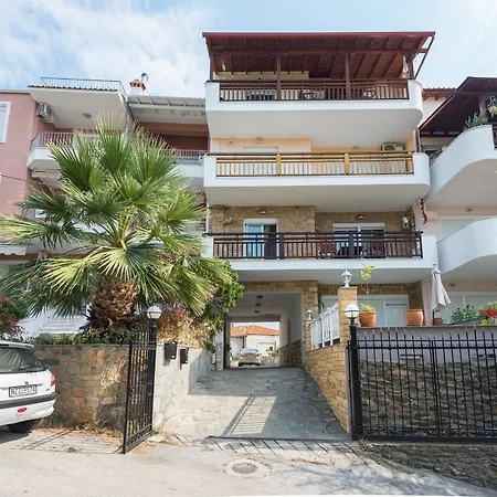 Hotel Family-friendly, 2-bedroom In Neos Marmaras With Balcony And Sithonia