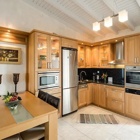 Hotel Family-friendly, 2-bedroom In Neos Marmaras With Balcony And 4*