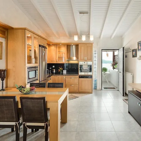 Family-friendly, 2-bedroom In Neos Marmaras With Balcony And