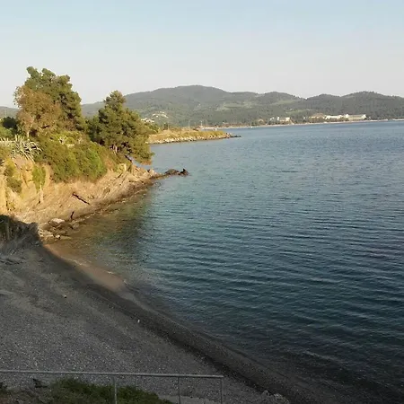 Family-friendly, 2-bedroom In Neos Marmaras With Balcony And Hotel Sithonia